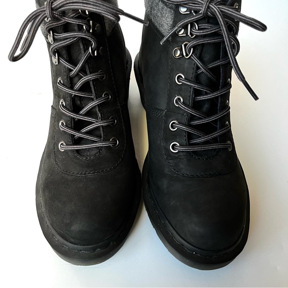 *SOLD* Doc Martens Freida Heeled Nubuck Leather Boot w/ Plaid Trim Ladies 9 - Picture 7 of 12